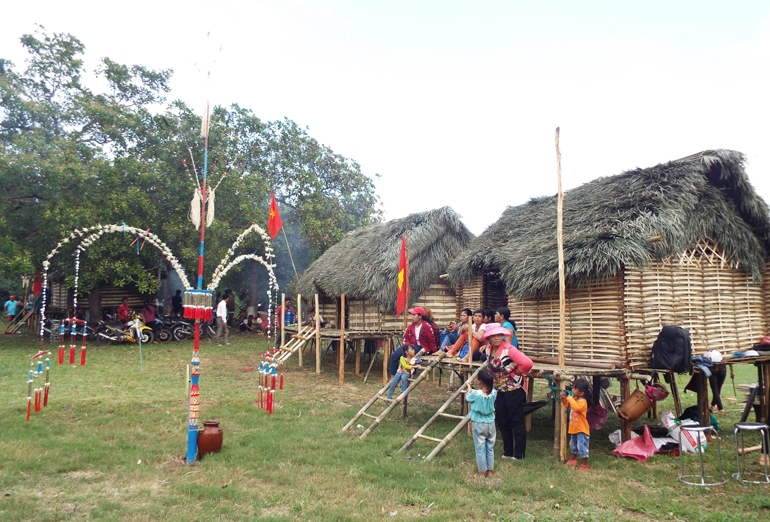 Hỗ trợ sáng tác đúng người, đúng việc